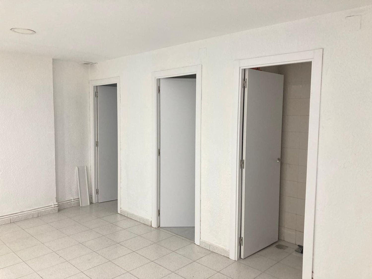 Commercieel te huur in Madrid stad - € 1.400 (Ref: 9304862)