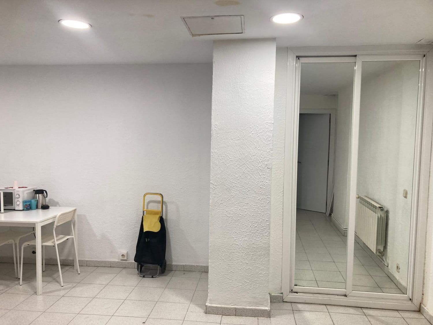 Commercieel te huur in Madrid stad - € 1.400 (Ref: 9304862)