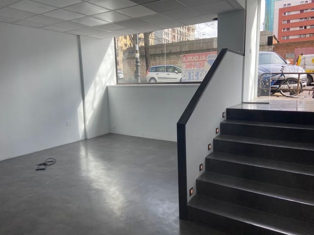 Commercieel te huur in Vallehermoso, Madrid stad - € 1.400 (Ref: 9304862)