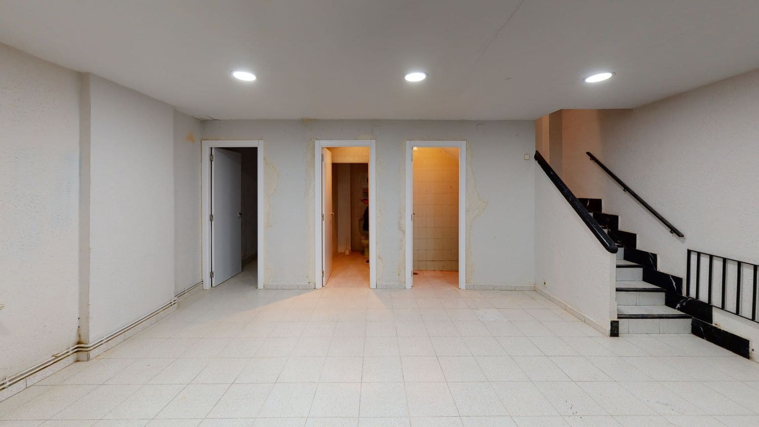 Commercieel te huur in Madrid stad - € 1.400 (Ref: 9304862)