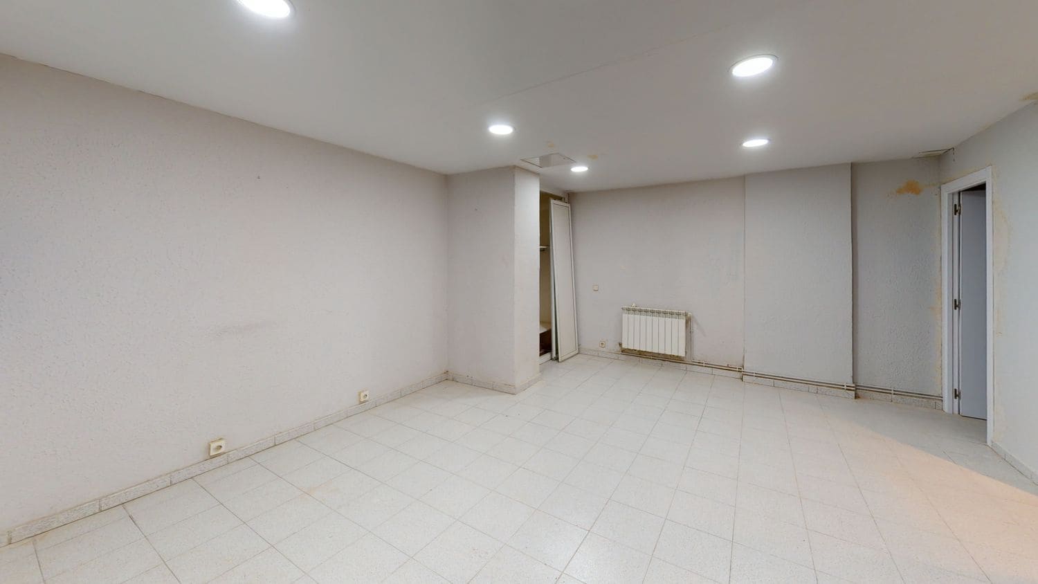 Commercieel te huur in Madrid stad - € 1.400 (Ref: 9304862)