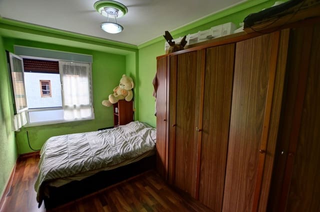 3 chambre Appartement à vendre à Centro Urbano, Gijón avec garage - 120 000 € (Ref: 9310256)