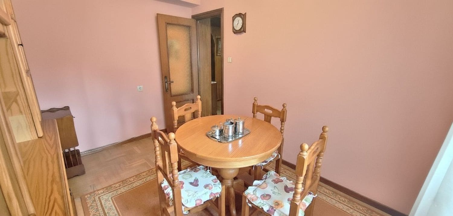 3 bedroom Apartment for sale in Gijon with garage - € 350,000 (Ref: 9317093)