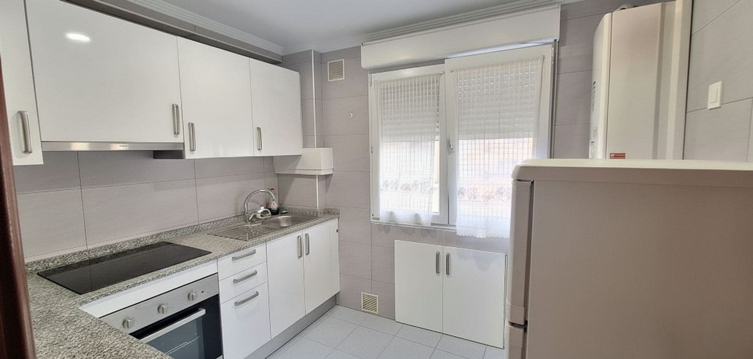 3 bedroom Apartment for sale in Gijon with garage - € 350,000 (Ref: 9317093)