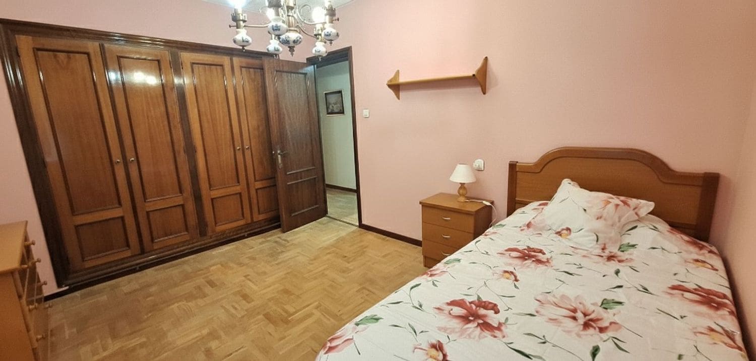 3 bedroom Apartment for sale in Gijon with garage - € 350,000 (Ref: 9317093)