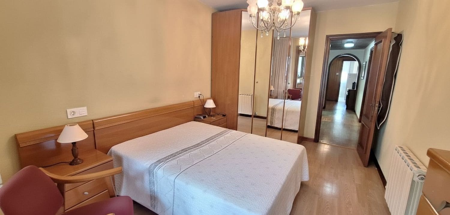 3 bedroom Apartment for sale in Gijon with garage - € 350,000 (Ref: 9317093)