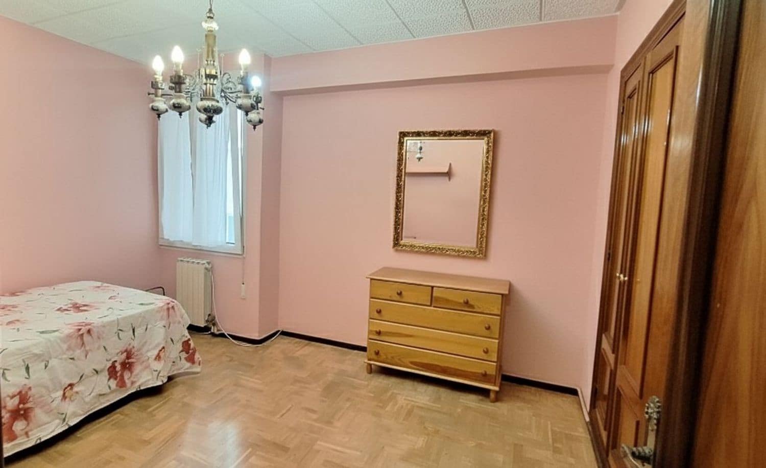 3 bedroom Apartment for sale in Gijon with garage - € 350,000 (Ref: 9317093)