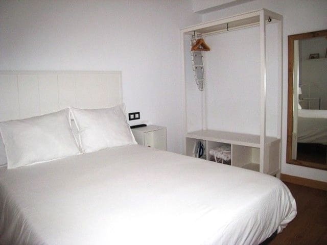 2 slaapkamer Appartement te koop in Centro Urbano, Gijón met garage - € 159.000 (Ref: 9321514)