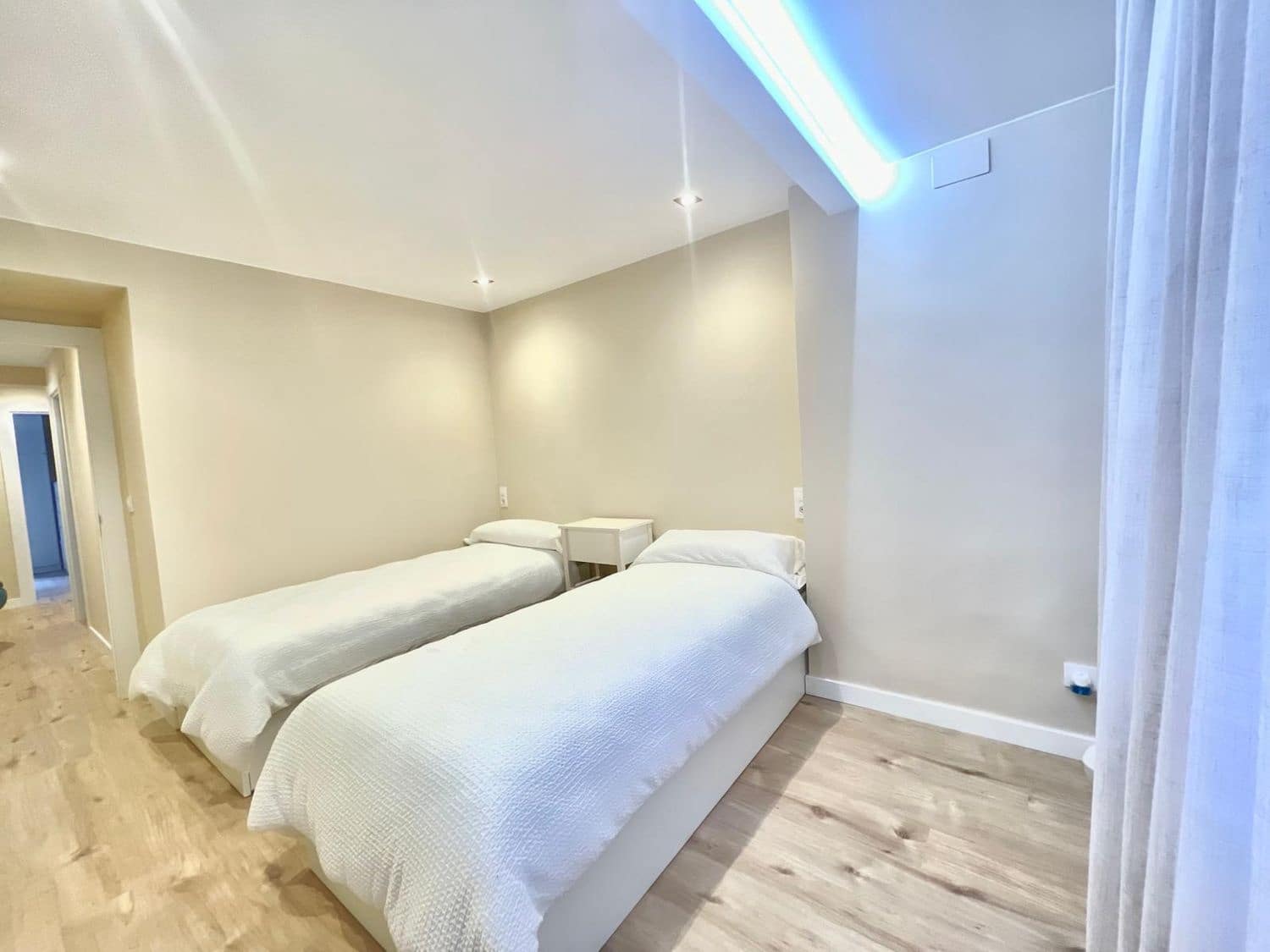 3 bedroom Apartment for rent in Gijon with garage - € 975 (Ref: 9321515)