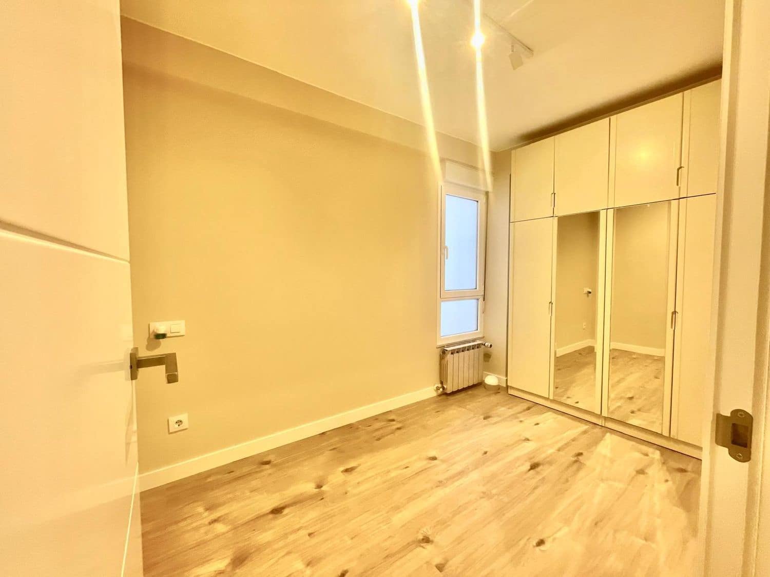 3 bedroom Apartment for rent in Gijon with garage - € 975 (Ref: 9321515)