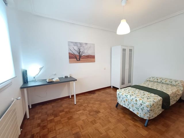 1 chambre Appartement à vendre à Centro Urbano, Oviedo avec garage - 135 900 € (Ref: 9321517)