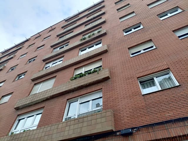 1 chambre Appartement à vendre à Centro Urbano, Oviedo avec garage - 135 900 € (Ref: 9321517)