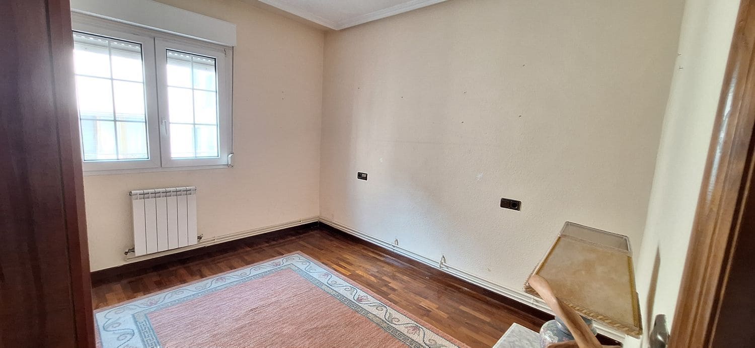 2 slaapkamer Appartement te koop in Gijon met garage - € 255.000 (Ref: 9326003)