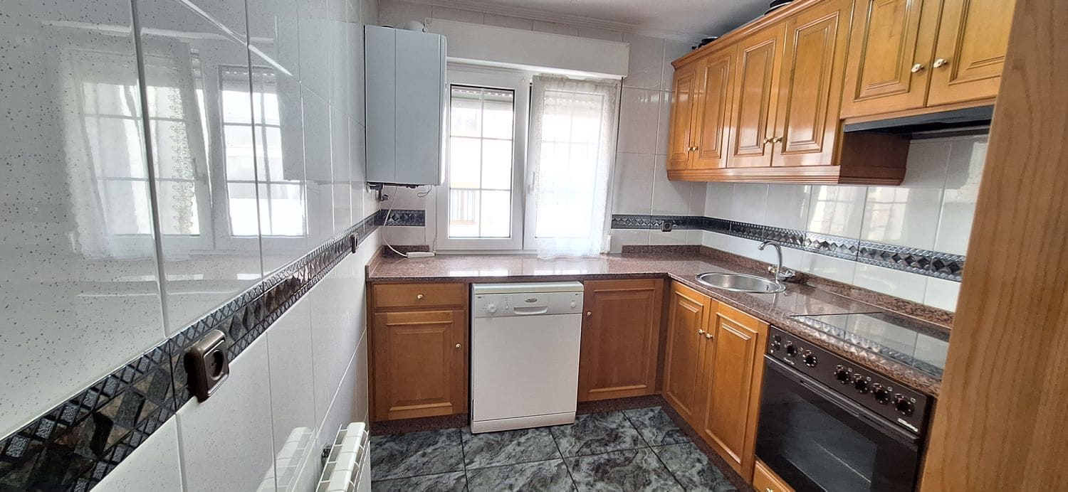 2 slaapkamer Appartement te koop in Gijon met garage - € 255.000 (Ref: 9326003)