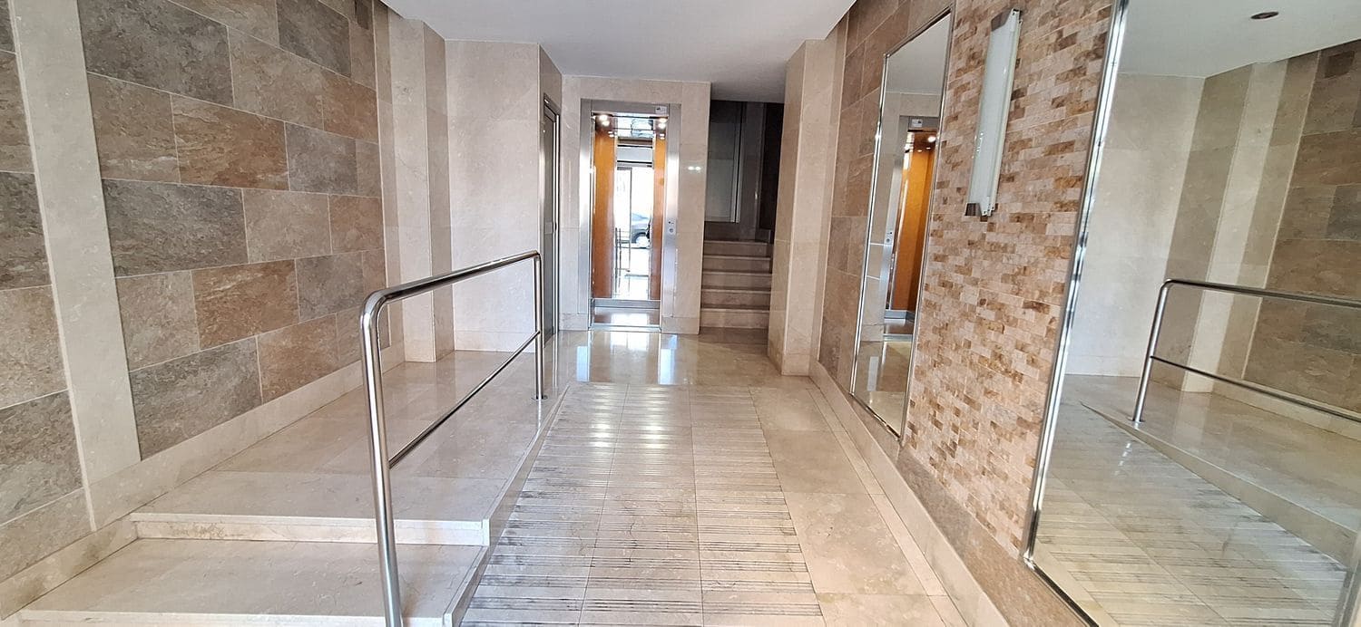 2 slaapkamer Appartement te koop in Gijon met garage - € 255.000 (Ref: 9326003)