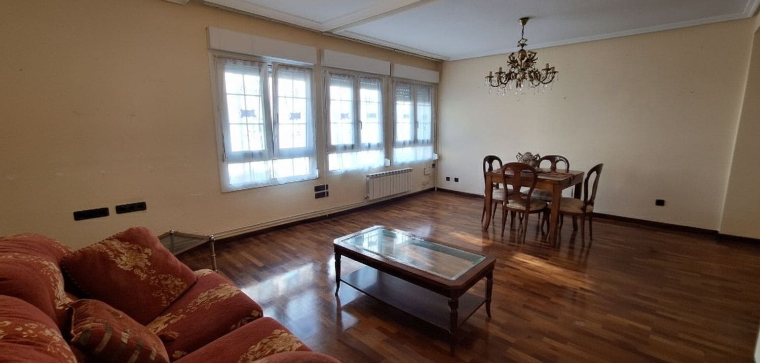 2 slaapkamer Appartement te koop in Gijon met garage - € 255.000 (Ref: 9326003)