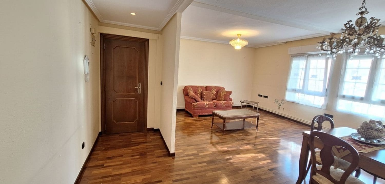 2 slaapkamer Appartement te koop in Gijon met garage - € 255.000 (Ref: 9326003)