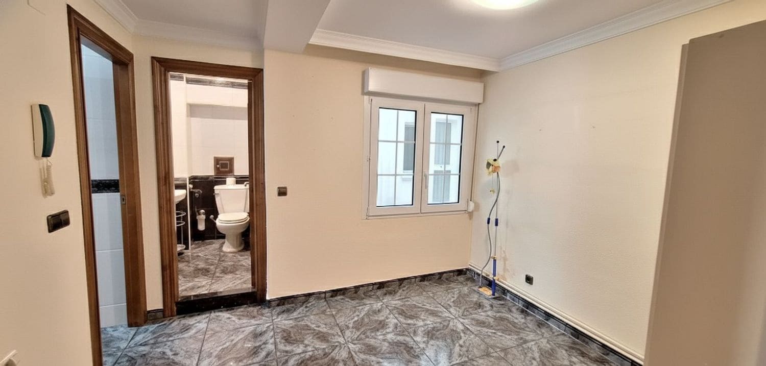 2 slaapkamer Appartement te koop in Gijon met garage - € 255.000 (Ref: 9326003)