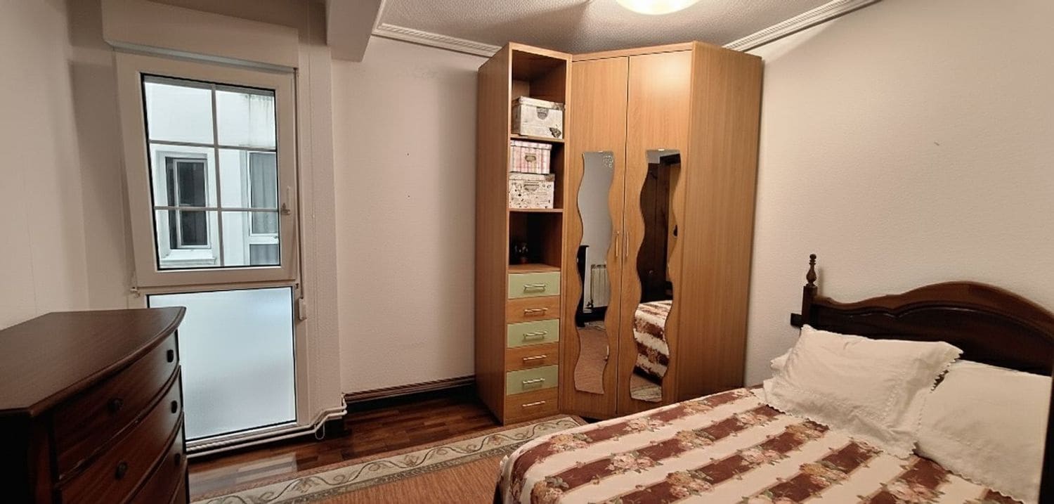 2 slaapkamer Appartement te koop in Gijon met garage - € 255.000 (Ref: 9326003)