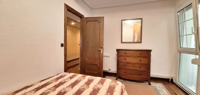 2 soverom Leilighet til salgs i Centro Urbano, Gijón med garasje - € 255 000 (Ref: 9326003)