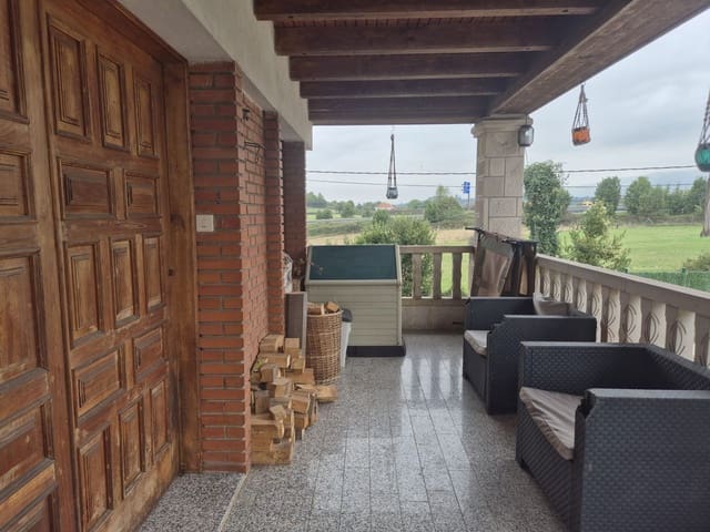 9 soveværelse Villa til salg i Gijón med garage - € 780.000 (Ref: 9335708)