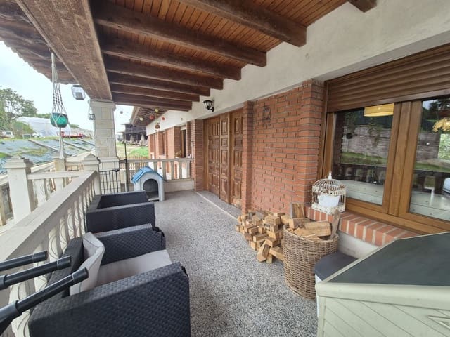 9 soveværelse Villa til salg i Gijón med garage - € 780.000 (Ref: 9335708)