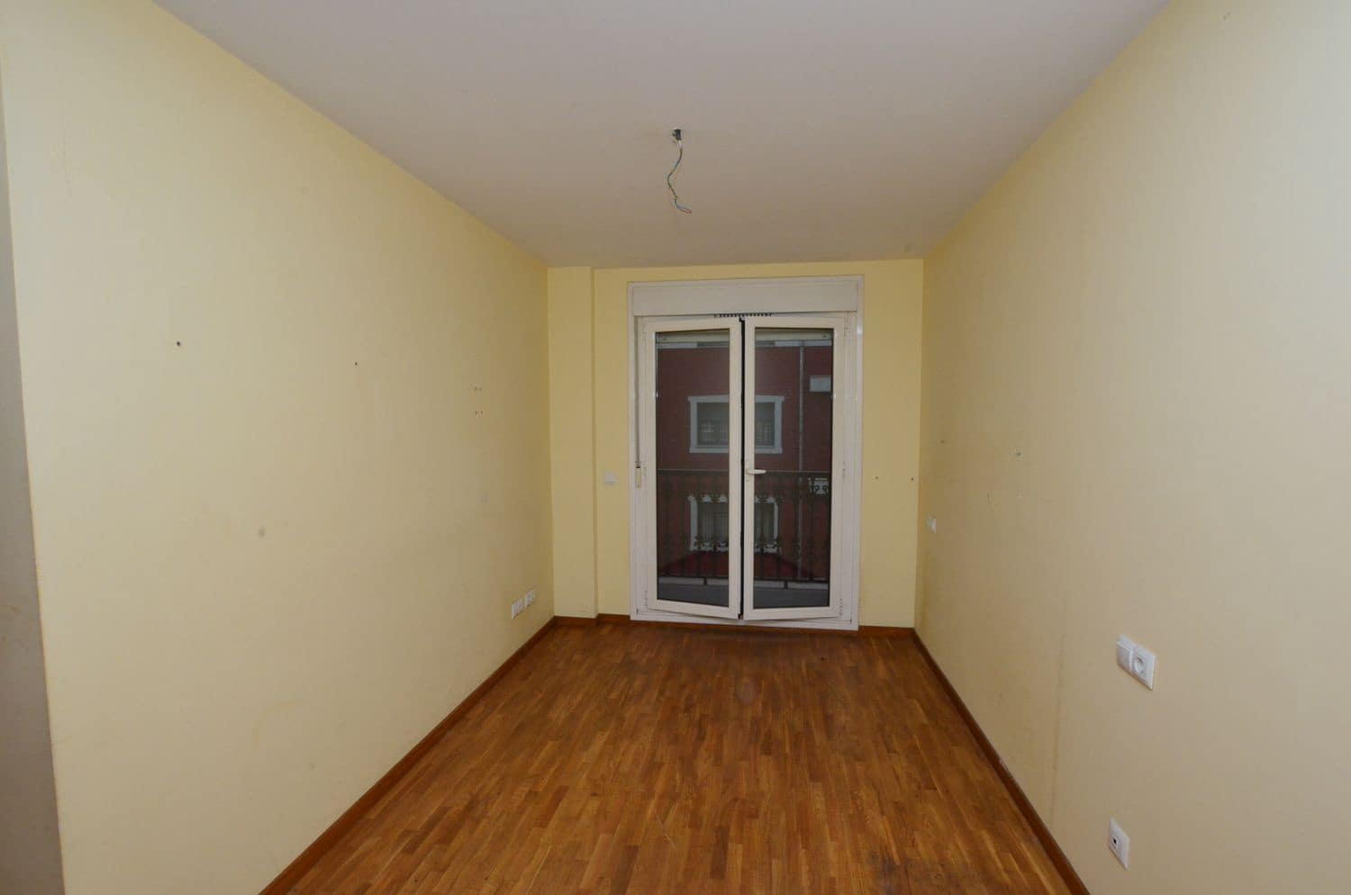 3 soverom Leilighet til salgs i Mieres med garasje - € 119 000 (Ref: 9371274)