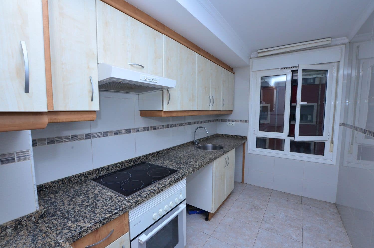 3 soverom Leilighet til salgs i Mieres med garasje - € 119 000 (Ref: 9371274)