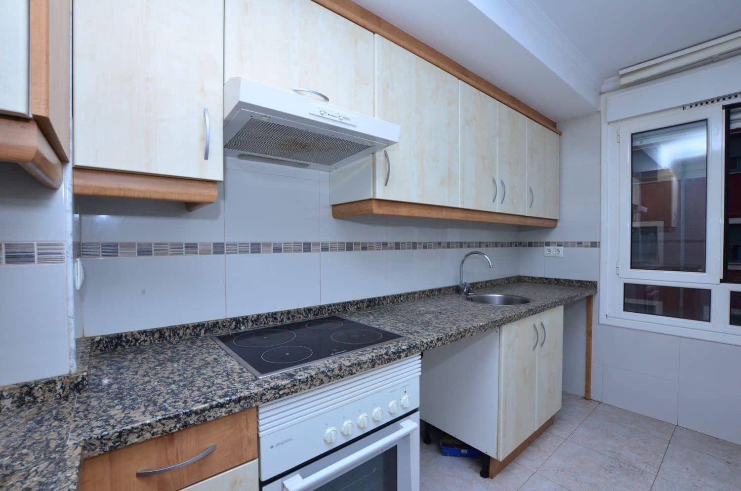 3 soverom Leilighet til salgs i Mieres med garasje - € 119 000 (Ref: 9371274)