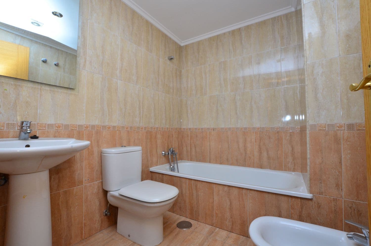 3 soverom Leilighet til salgs i Mieres med garasje - € 119 000 (Ref: 9371274)