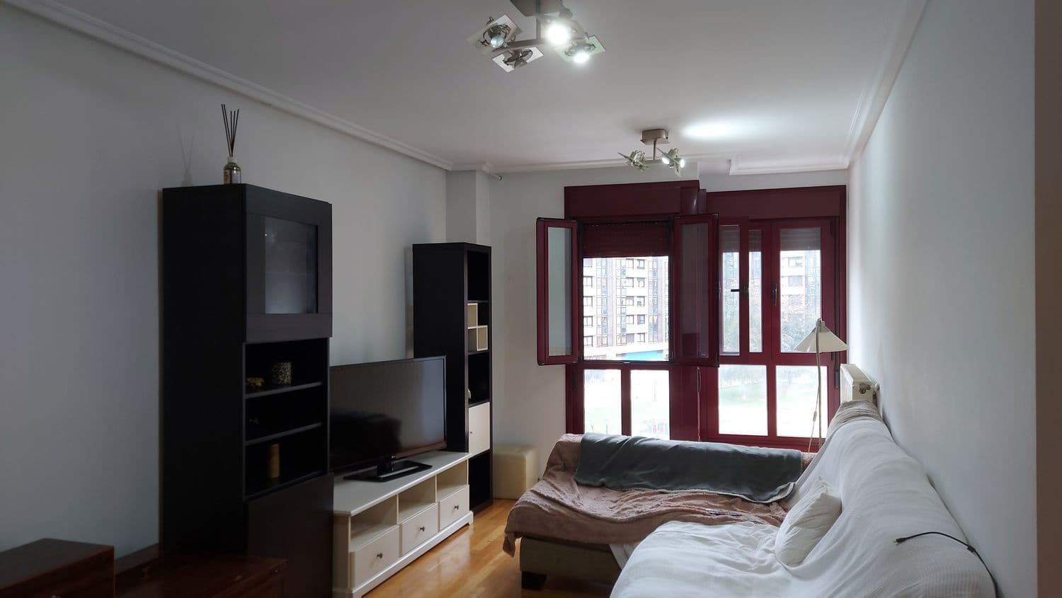 2 slaapkamer Appartement te koop in Oviedo met garage - € 240.000 (Ref: 9371275)