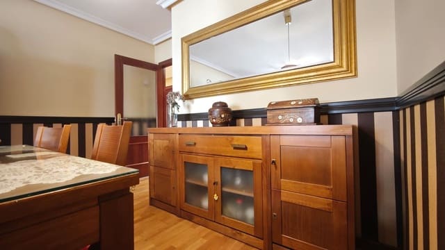 3 soveværelse Lejlighed til salg i Centro Urbano, Gijón med garage - € 225.000 (Ref: 9371277)