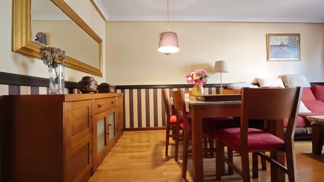 3 soveværelse Lejlighed til salg i Centro Urbano, Gijón med garage - € 225.000 (Ref: 9371277)