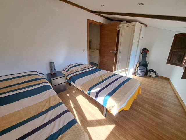 2 soverom Finca/Herregård til salgs i Llanera med garasje - € 85 000 (Ref: 9371282)