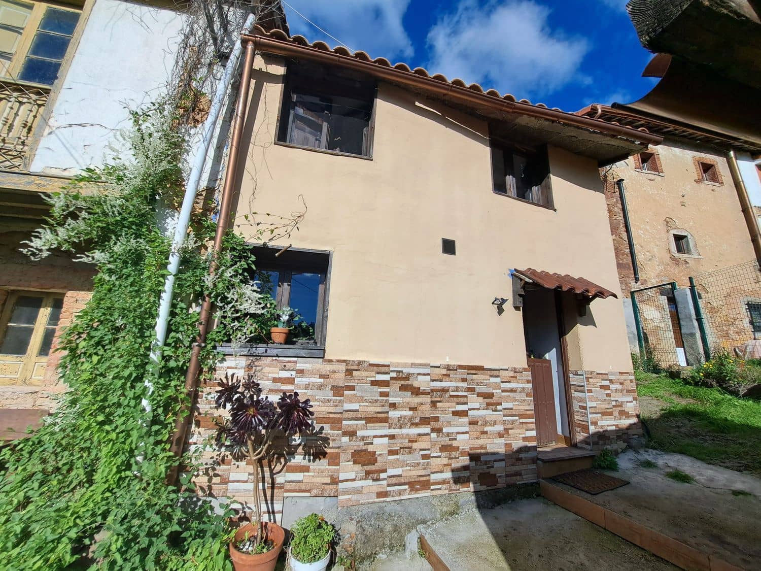 2 chambre Finca/Maison de Campagne à vendre à Llanera avec garage - 85 000 € (Ref: 9371282)