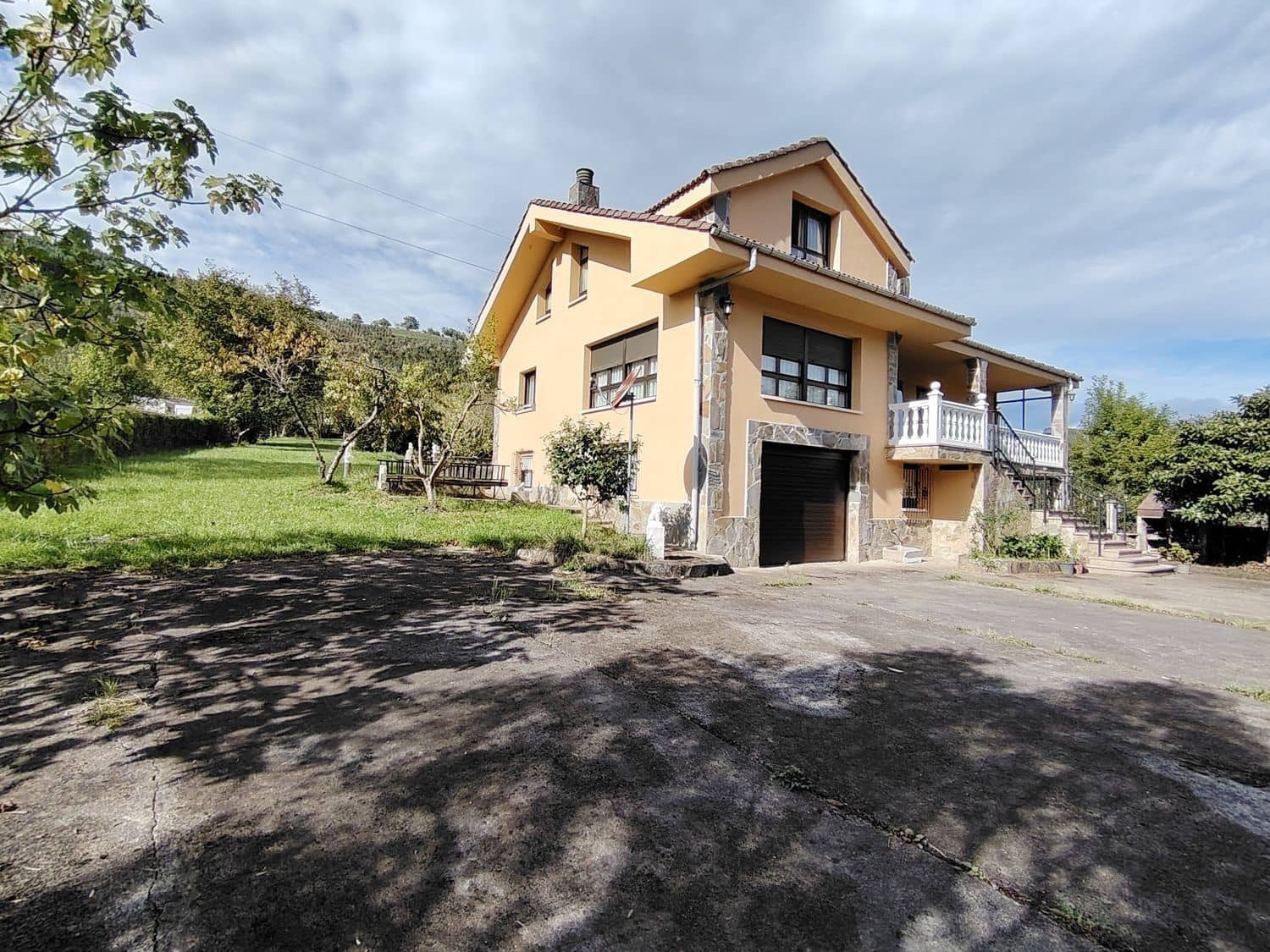 8 soverom Villa til salgs i Villaviciosa med garasje - € 475 000 (Ref: 9371283)