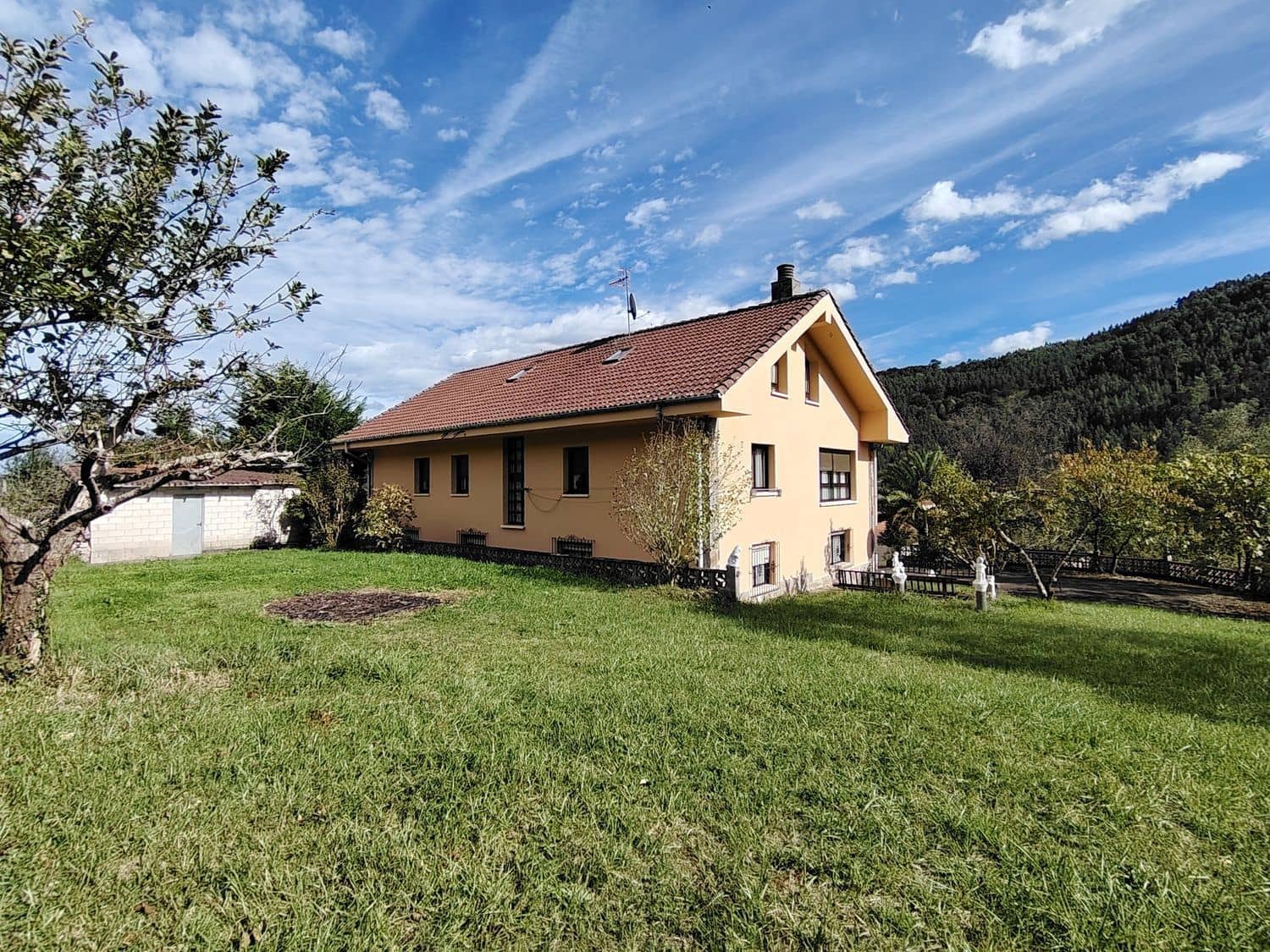 8 soverom Villa til salgs i Villaviciosa med garasje - € 475 000 (Ref: 9371283)