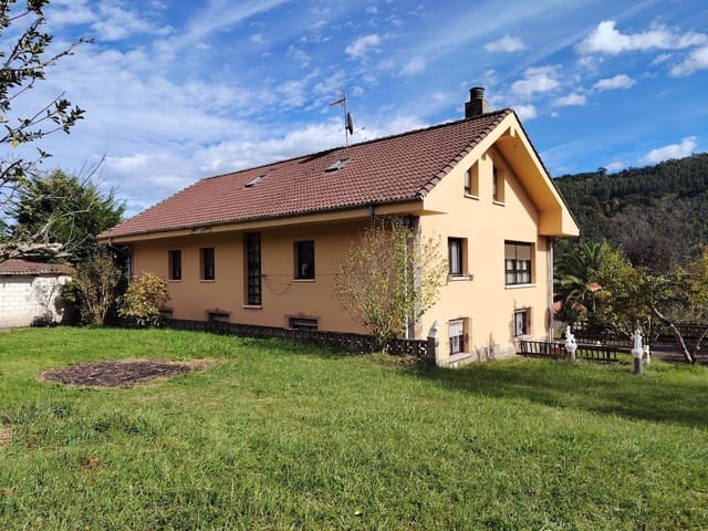 8 sypialnia Willa na sprzedaż w Villaviciosa z garażem - 475 000 € (Ref: 9371283)