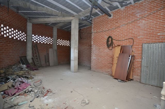 Garage for sale in Mieres - € 49,000 (Ref: 9371284)