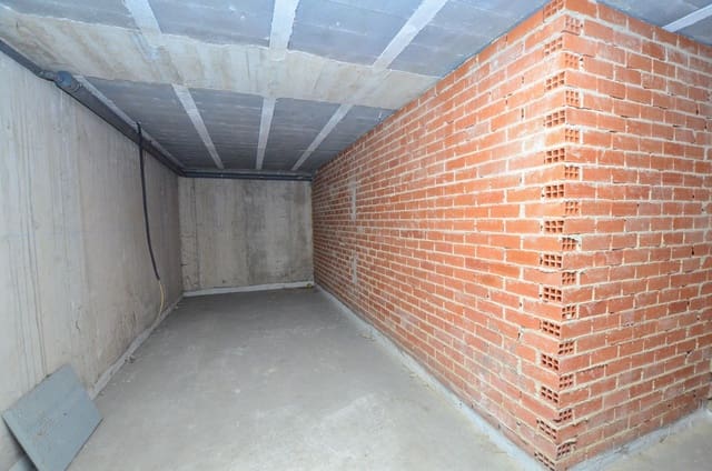 Garage for sale in Mieres - € 49,000 (Ref: 9371284)