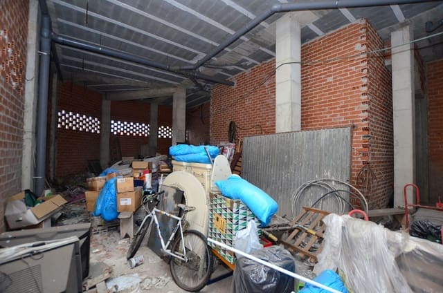 Garage for sale in Mieres - € 49,000 (Ref: 9371284)