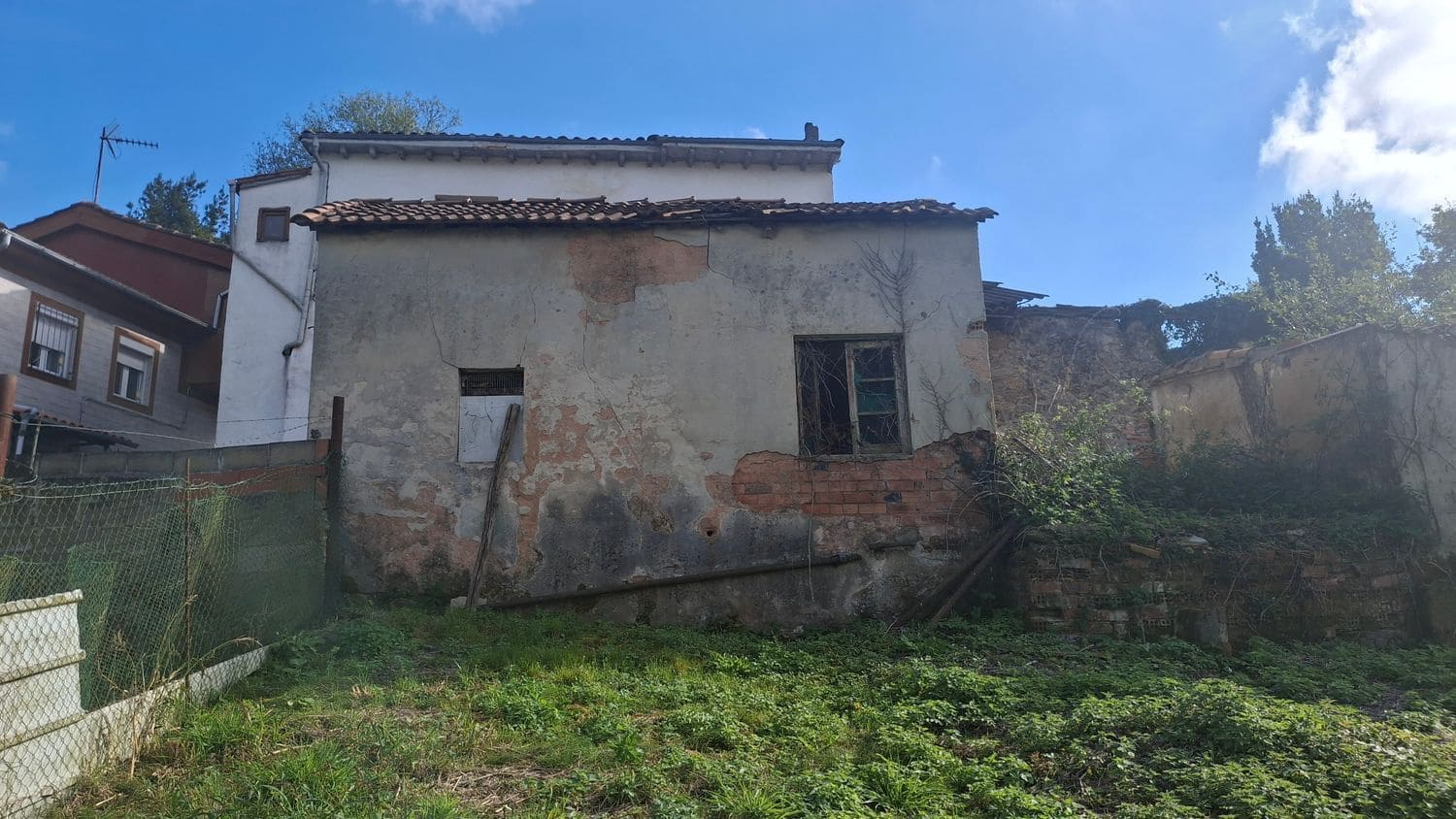Ruin for sale in Langreo - € 45,000 (Ref: 9371286)