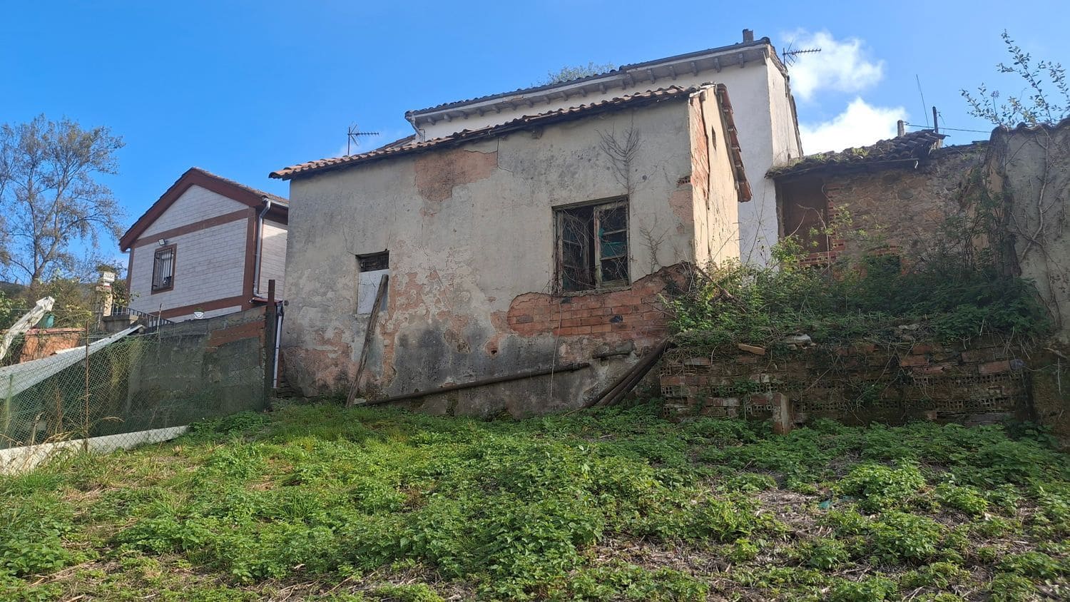 Ruin for sale in Langreo - € 45,000 (Ref: 9371286)