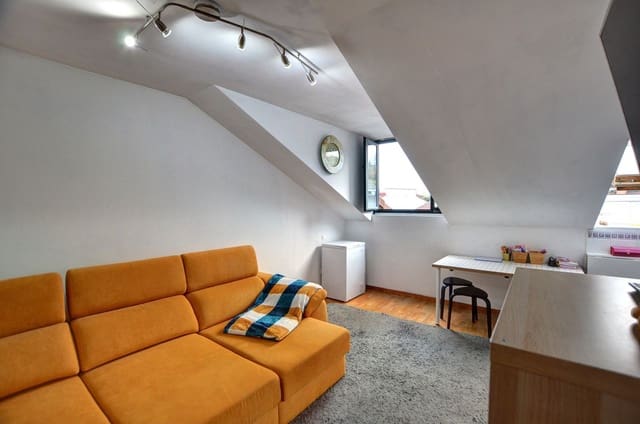 1 sovrum Lägenhet till salu i Cangas de Onís med garage - 118 000 € (Ref: 9378751)