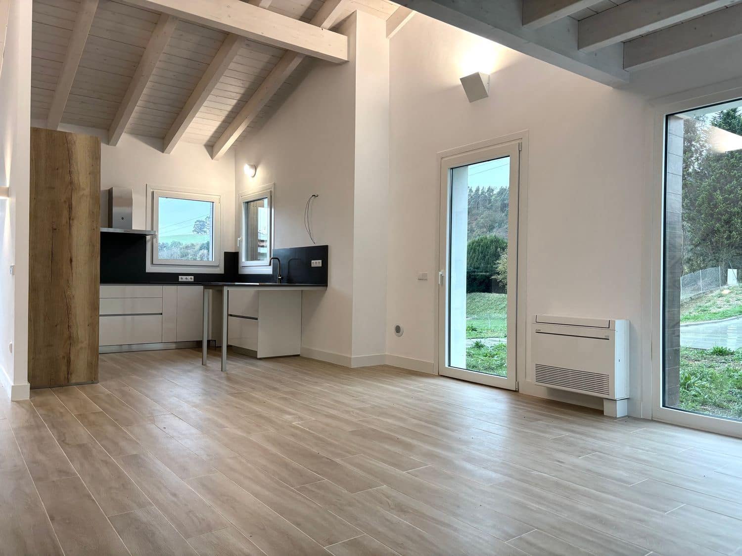 3 soveværelse Villa til salg i Gijon med garage - € 450.000 (Ref: 9385153)