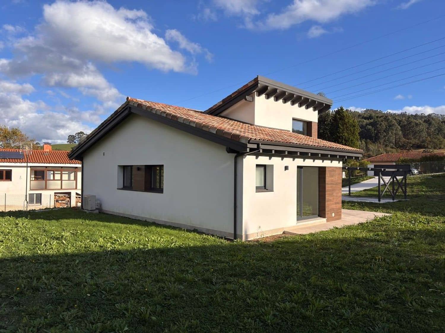 3 soveværelse Villa til salg i Gijon med garage - € 450.000 (Ref: 9385153)