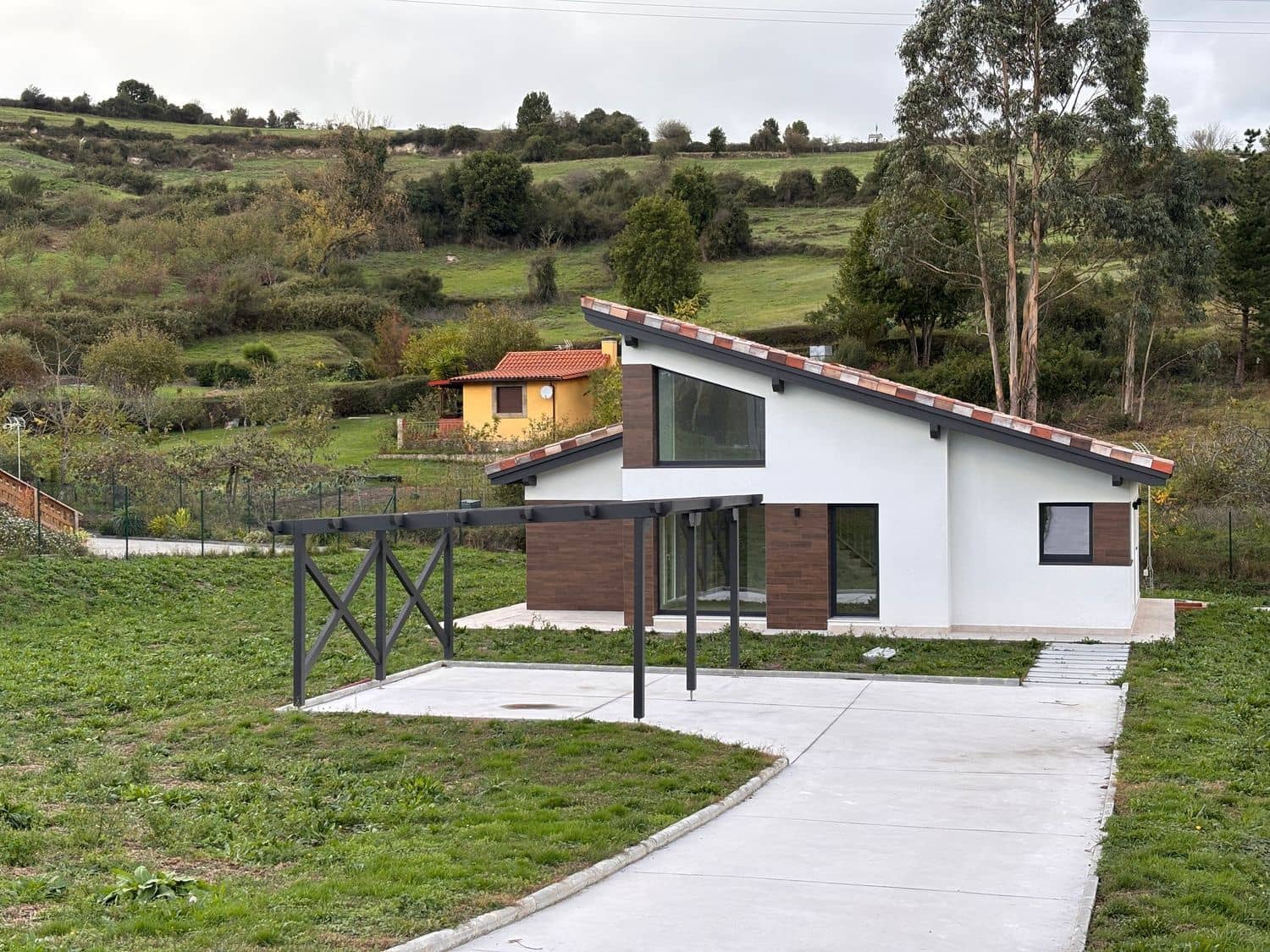 3 soveværelse Villa til salg i Gijon med garage - € 450.000 (Ref: 9385153)