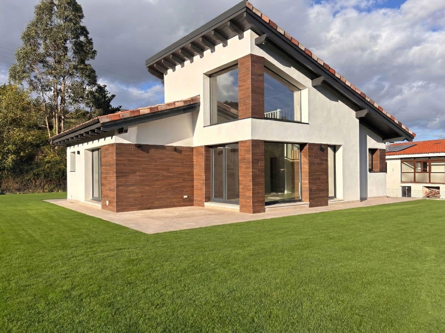 3 soveværelse Villa til salg i Gijon med garage - € 450.000 (Ref: 9385153)