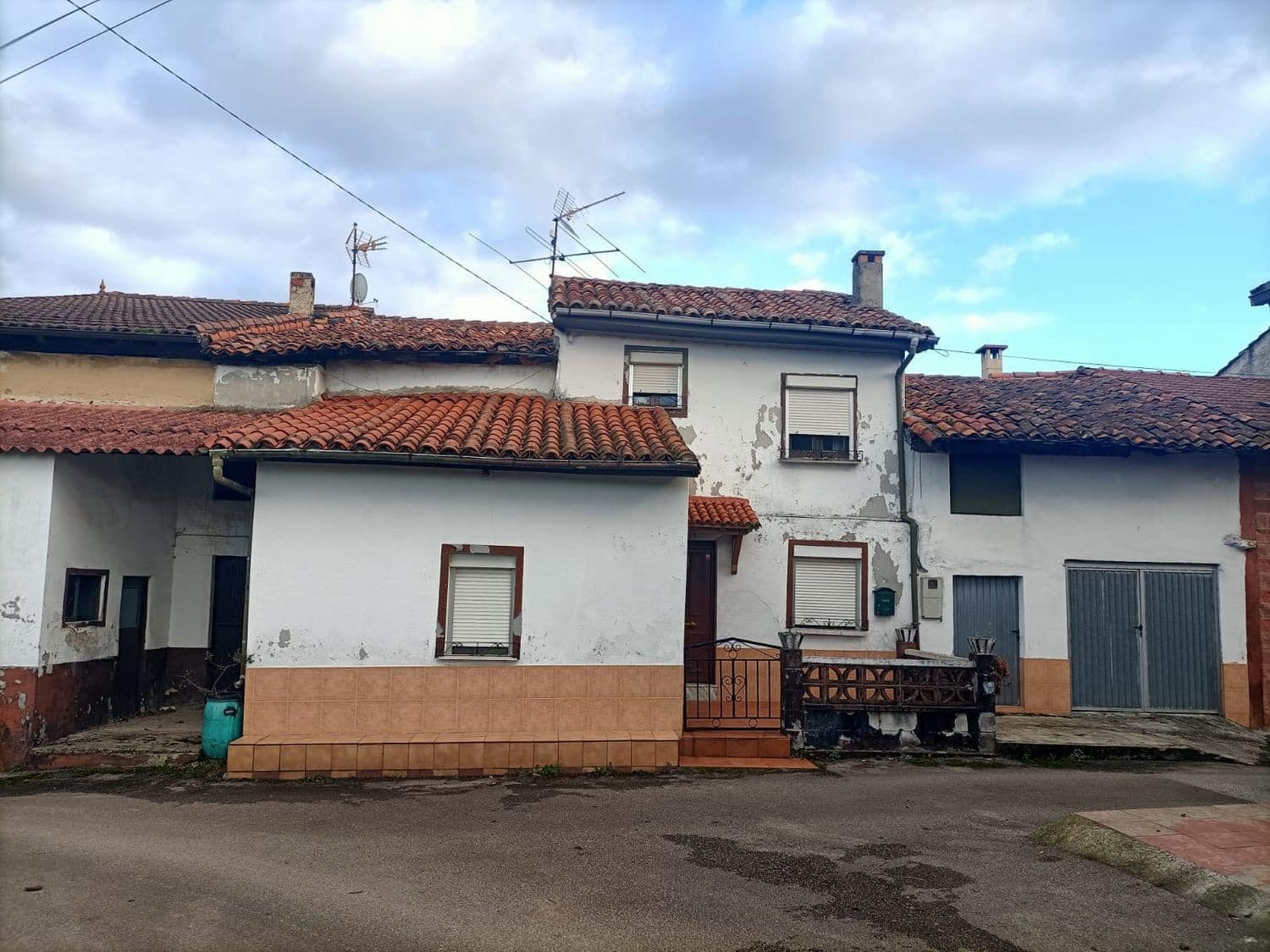 3 sovrum Hus till salu i Siero med garage - 94 000 € (Ref: 9390035)