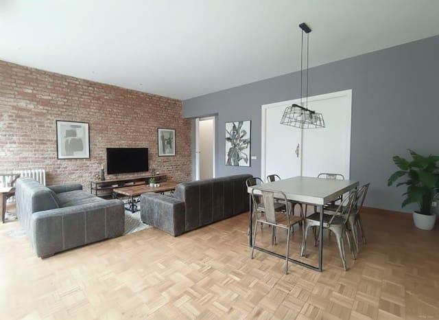 4 soveværelse Lejlighed til salg i Centro Urbano, Oviedo med garage - € 550.000 (Ref: 9390036)